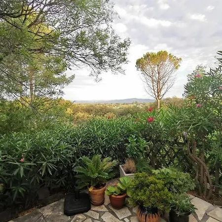 Apartment Avec Terrasse En Rez-de-jardin Dans Avec Piscine, Tennis Et Aire De Jeux *